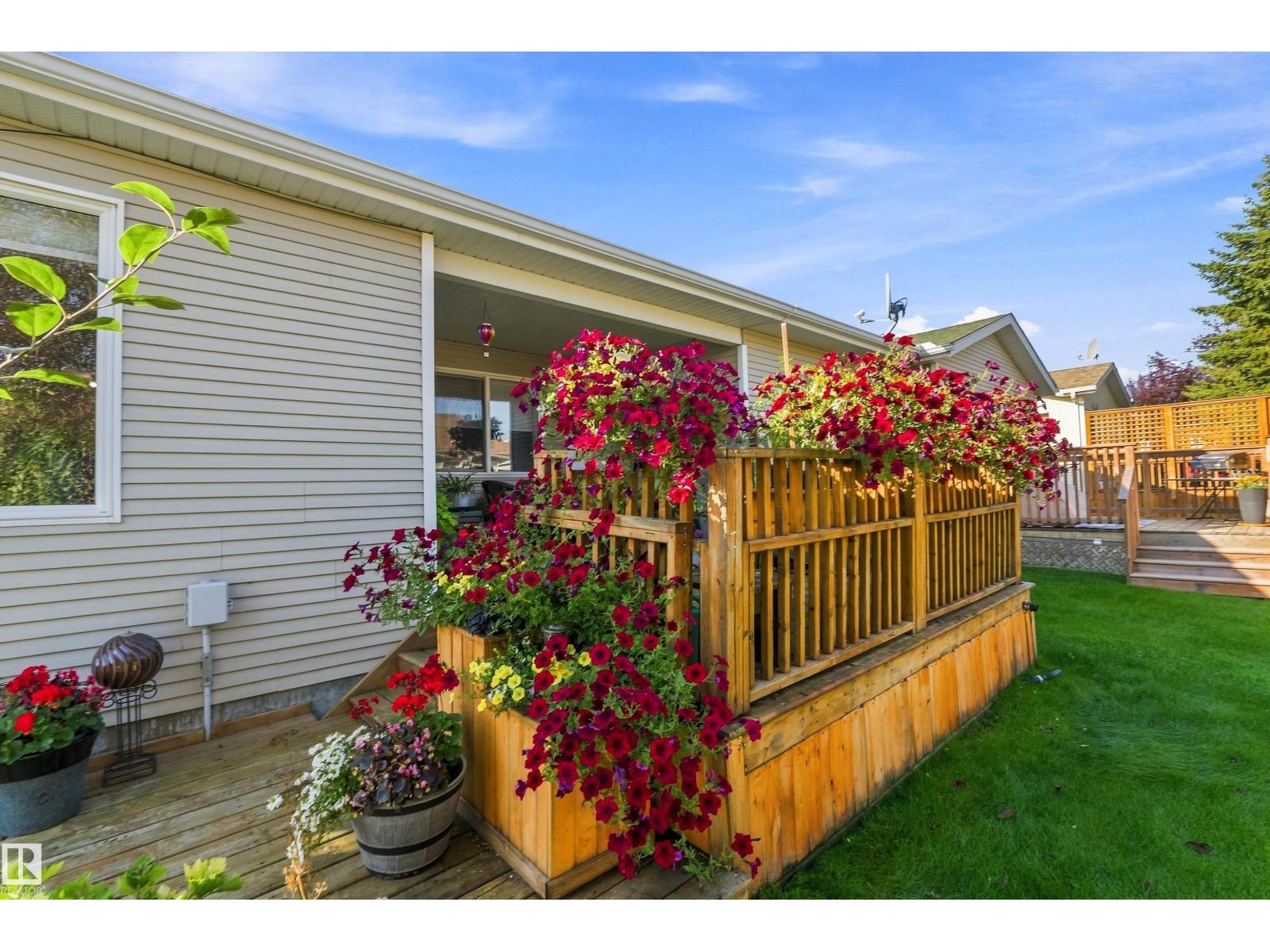 #20 1 Village LN - 38