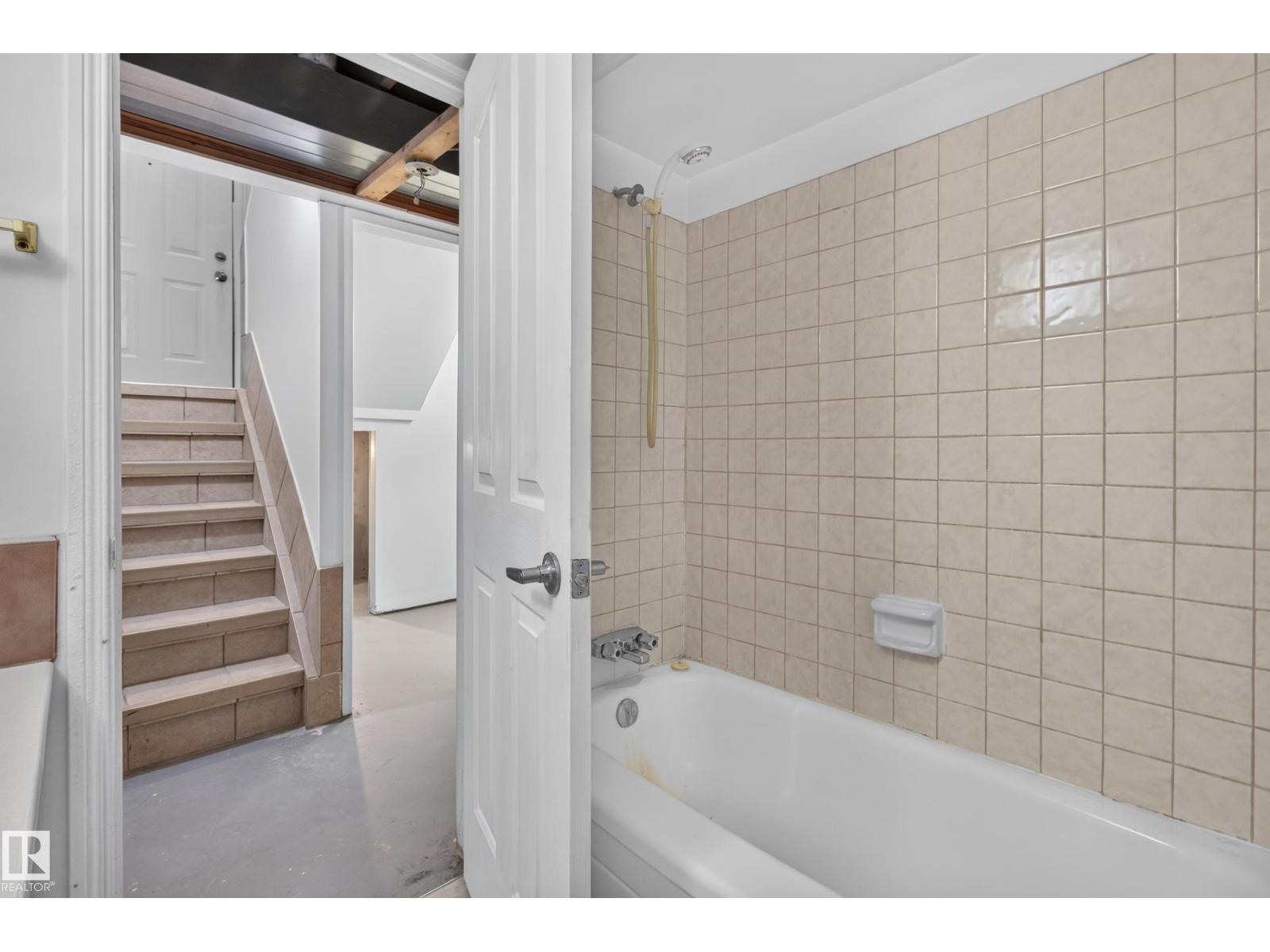 4629 126 AV NW - 47