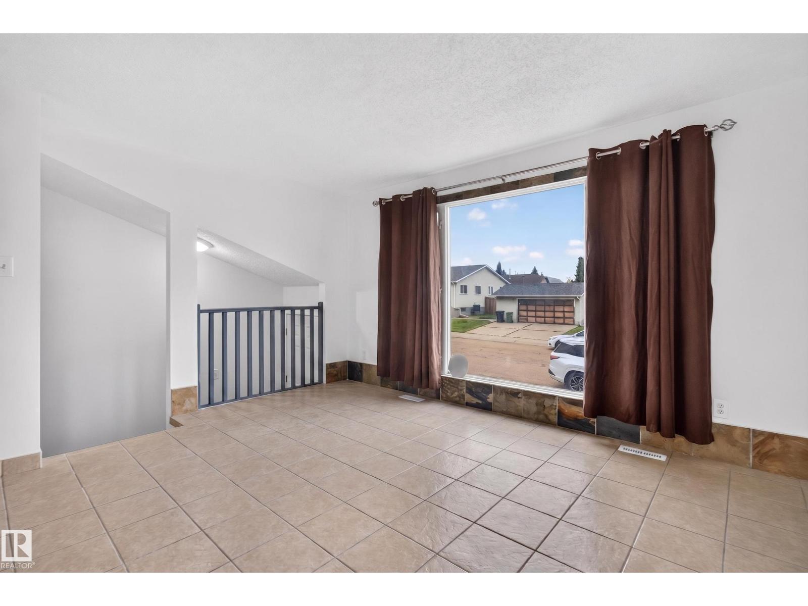 4629 126 AV NW - 7
