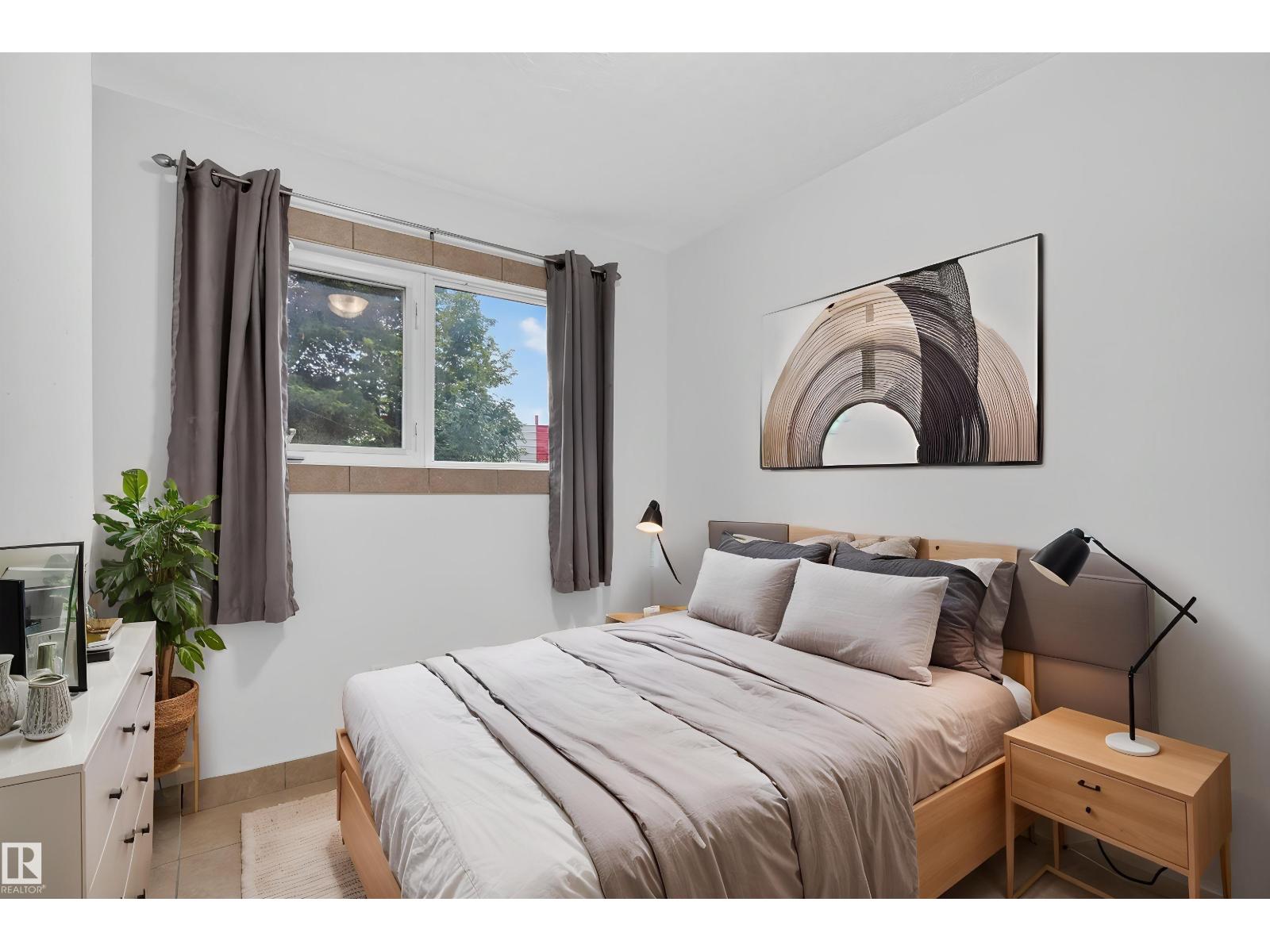 4629 126 AV NW - 28