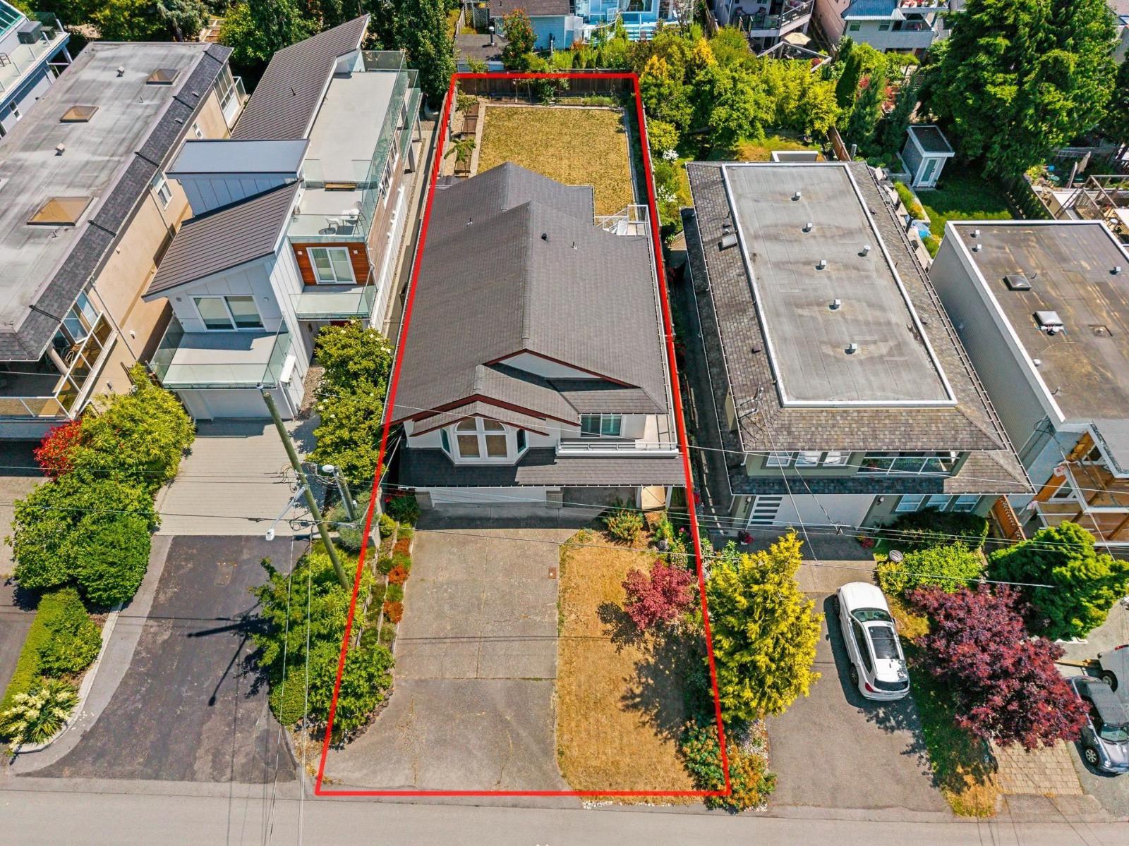 952 KENT STREET, White Rock