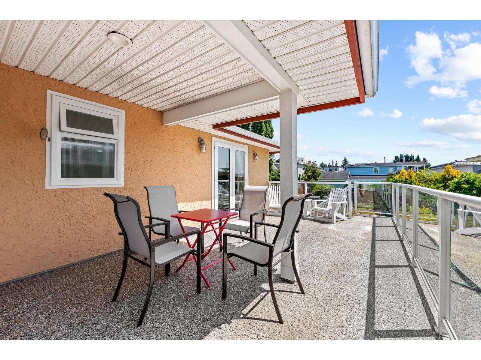 952 KENT STREET, White Rock