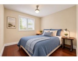 952 Kent Street, White Rock, BC V4B4T1 Photo 18