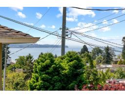 952 Kent Street, White Rock, BC V4B4T1 Photo 9