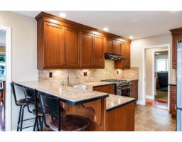 952 Kent Street, White Rock, BC V4B4T1 Photo 12