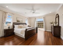 952 Kent Street, White Rock, BC V4B4T1 Photo 16