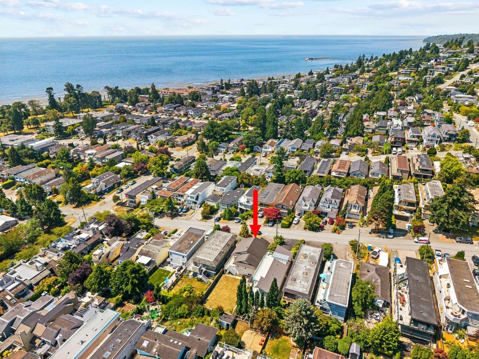 952 KENT STREET, White Rock