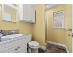 952 Kent Street, White Rock, BC V4B4T1 Photo 24