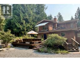 1549 Park Avenue, Roberts Creek, BC V0N2W2 Photo 30