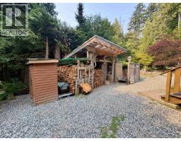 1549 Park Avenue, Roberts Creek, BC V0N2W2 Photo 32