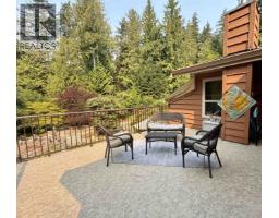 1549 Park Avenue, Roberts Creek, BC V0N2W2 Photo 27