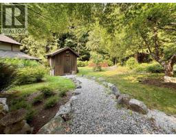 1549 Park Avenue, Roberts Creek, BC V0N2W2 Photo 35