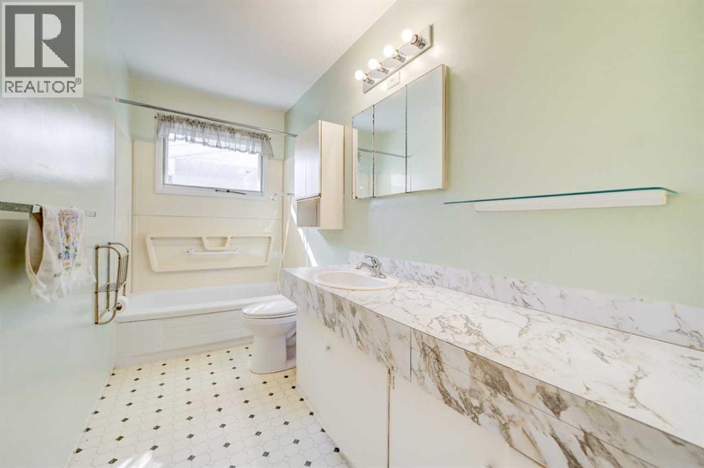 726 10 Avenue S - Image 17