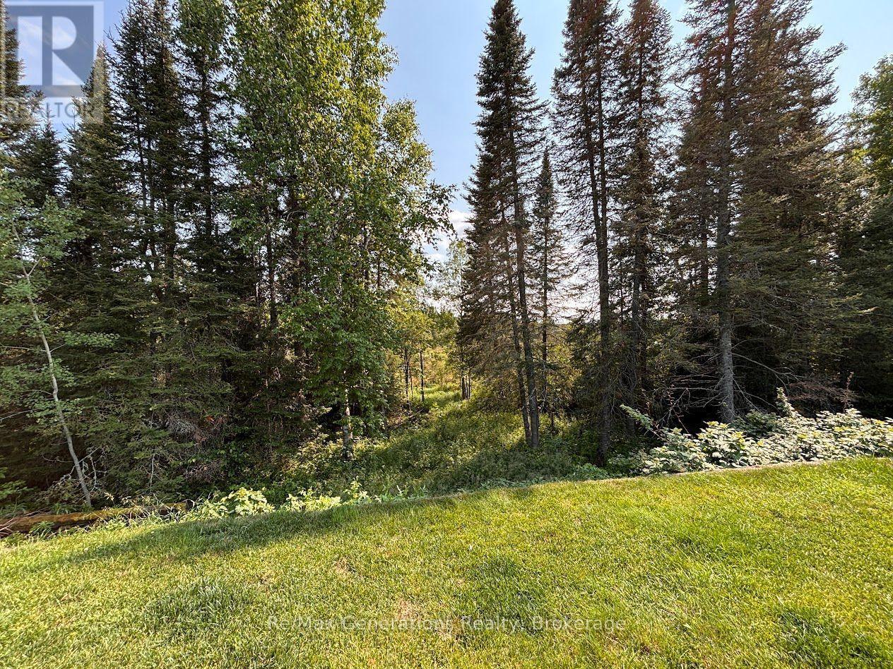 48 REDWING AVENUE - 36