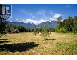 3309 Catherwood Road, Revelstoke, BC V0E2S1 Photo 7