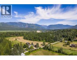 3309 Catherwood Road, Revelstoke, BC V0E2S1 Photo 12
