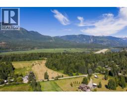 3309 Catherwood Road, Revelstoke, BC V0E2S1 Photo 14