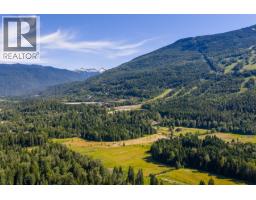 3309 Catherwood Road, Revelstoke, BC V0E2S1 Photo 27