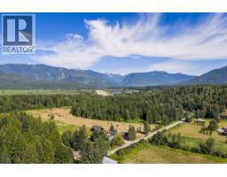 3309 Catherwood Road, Revelstoke, BC V0E2S1 Photo 11