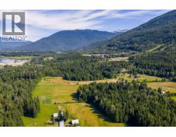 3309 Catherwood Road, Revelstoke, BC V0E2S1 Photo 30