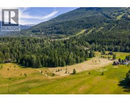3309 Catherwood Road, Revelstoke, BC V0E2S1 Photo 33