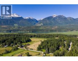 3309 Catherwood Road, Revelstoke, BC V0E2S1 Photo 16
