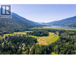 3309 Catherwood Road, Revelstoke, BC V0E2S1 Photo 22