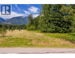 3309 Catherwood Road, Revelstoke, BC V0E2S1 Photo 42