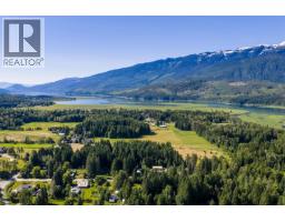 3309 Catherwood Road, Revelstoke, BC V0E2S1 Photo 21