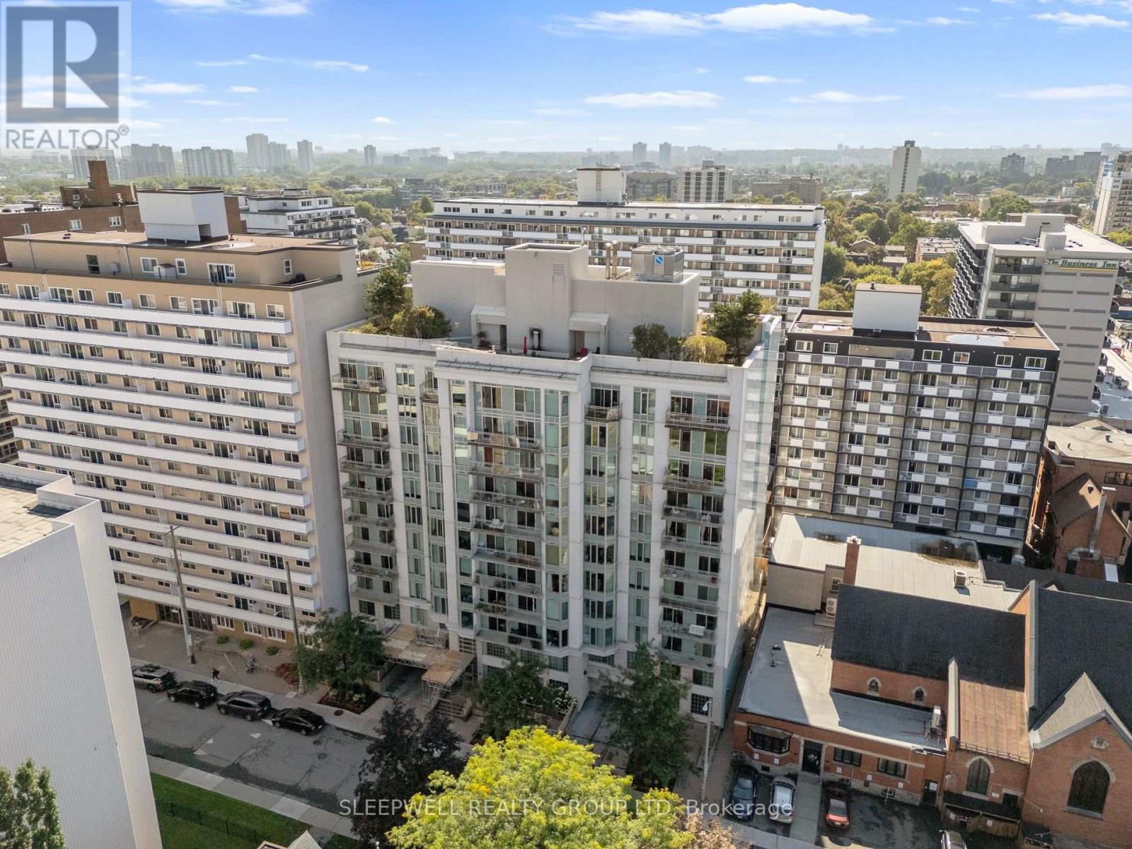 #304 138 SOMERSET STREET W - 1