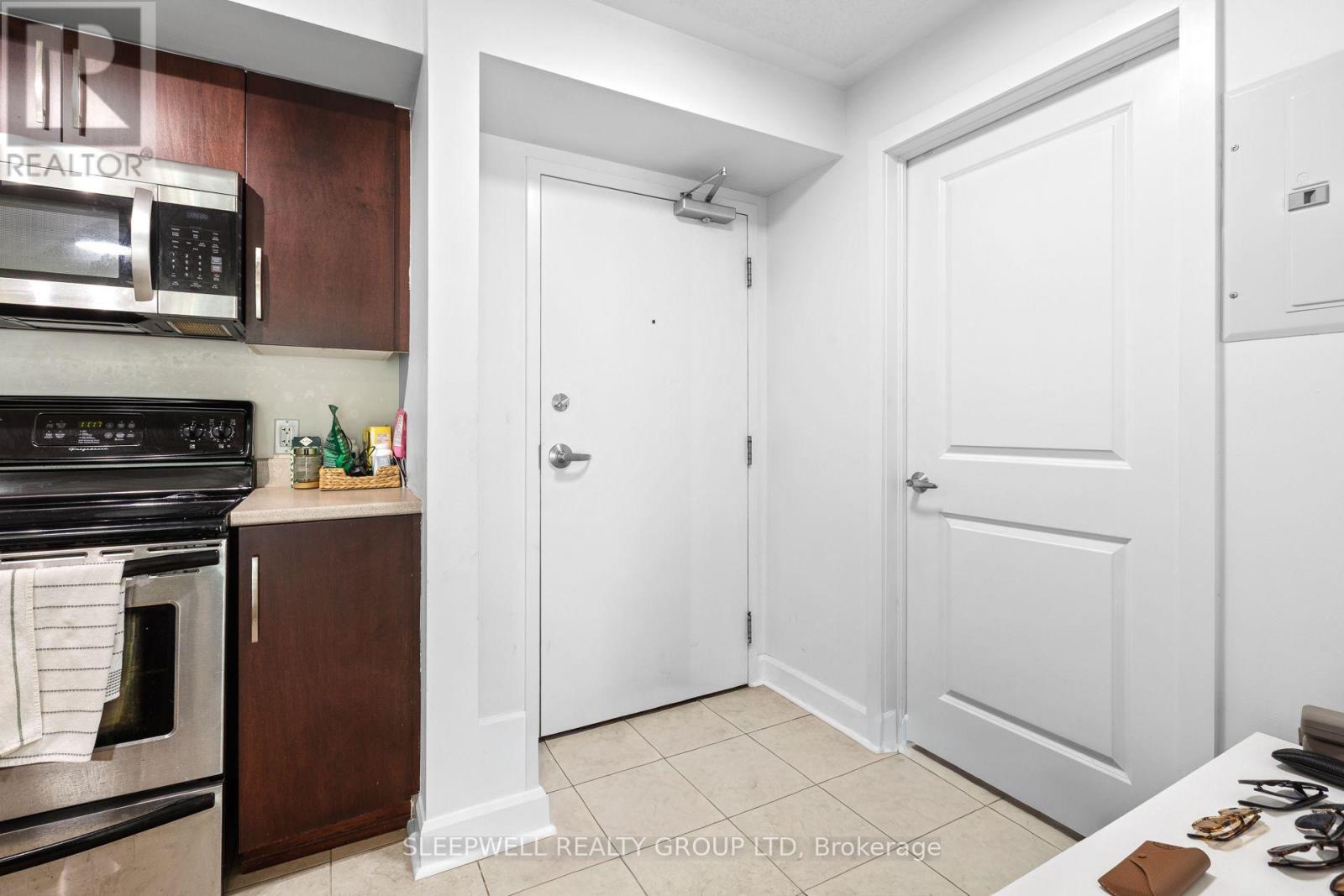 #803 138 SOMERSET STREET W - 3