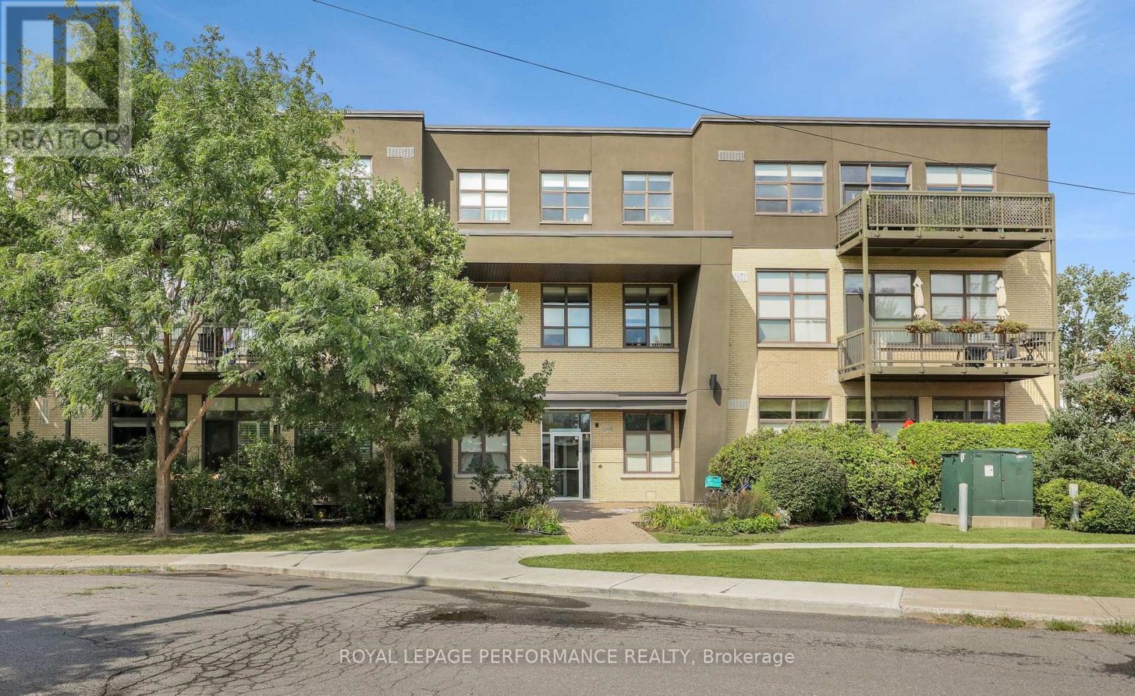#117 345 ST. DENIS STREET - 1