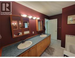 423 Vanderlinde Drive, Keremeos, BC V0X1N2 Photo 29