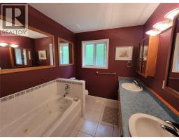 423 Vanderlinde Drive, Keremeos, BC V0X1N2 Photo 28