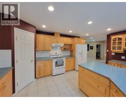 Dining nook - 423 Vanderlinde Drive, Keremeos, BC V0X1N2 Photo 12