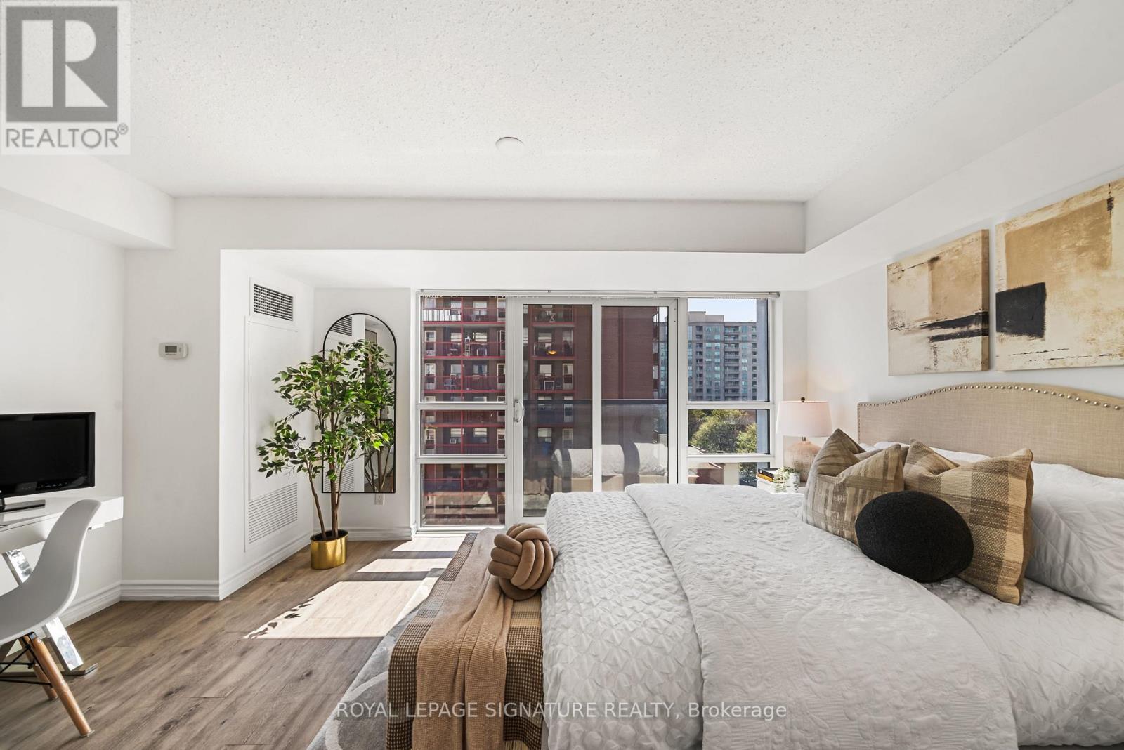 #721 35 SARANAC BOULEVARD - 6
