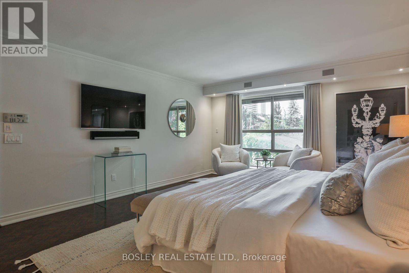 #101 4 LOWTHER AVENUE - 19