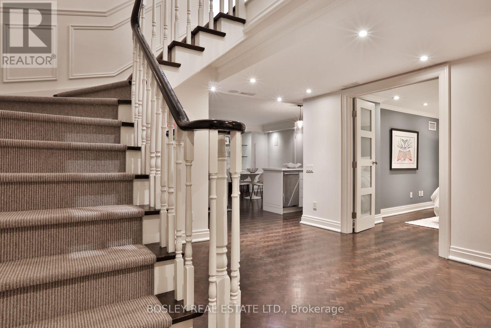 #101 4 LOWTHER AVENUE - 26