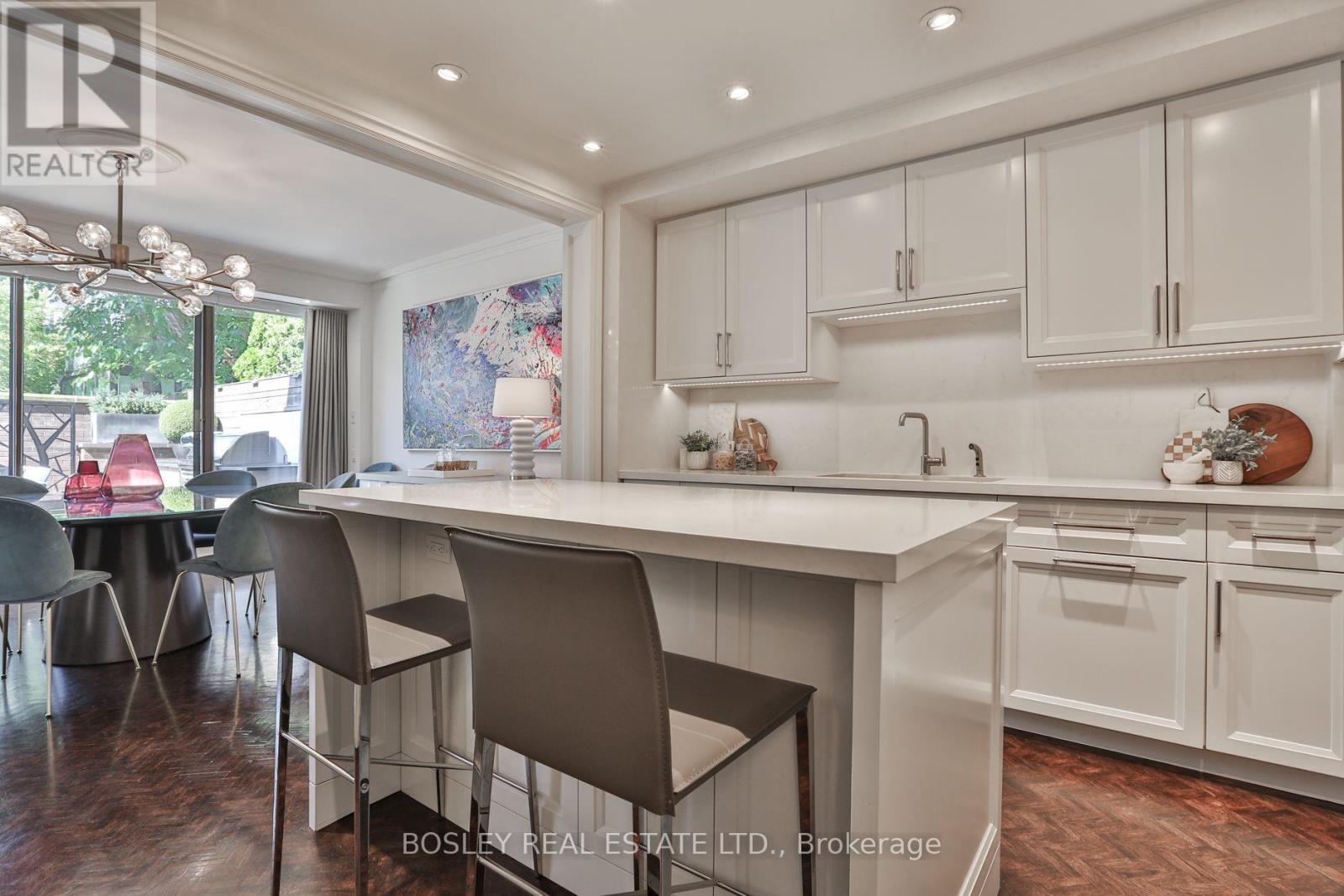 #101 4 LOWTHER AVENUE - 8