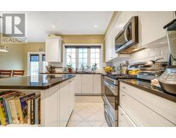 13 Flook Lane, Toronto, ON M2R3Y5 Photo 8