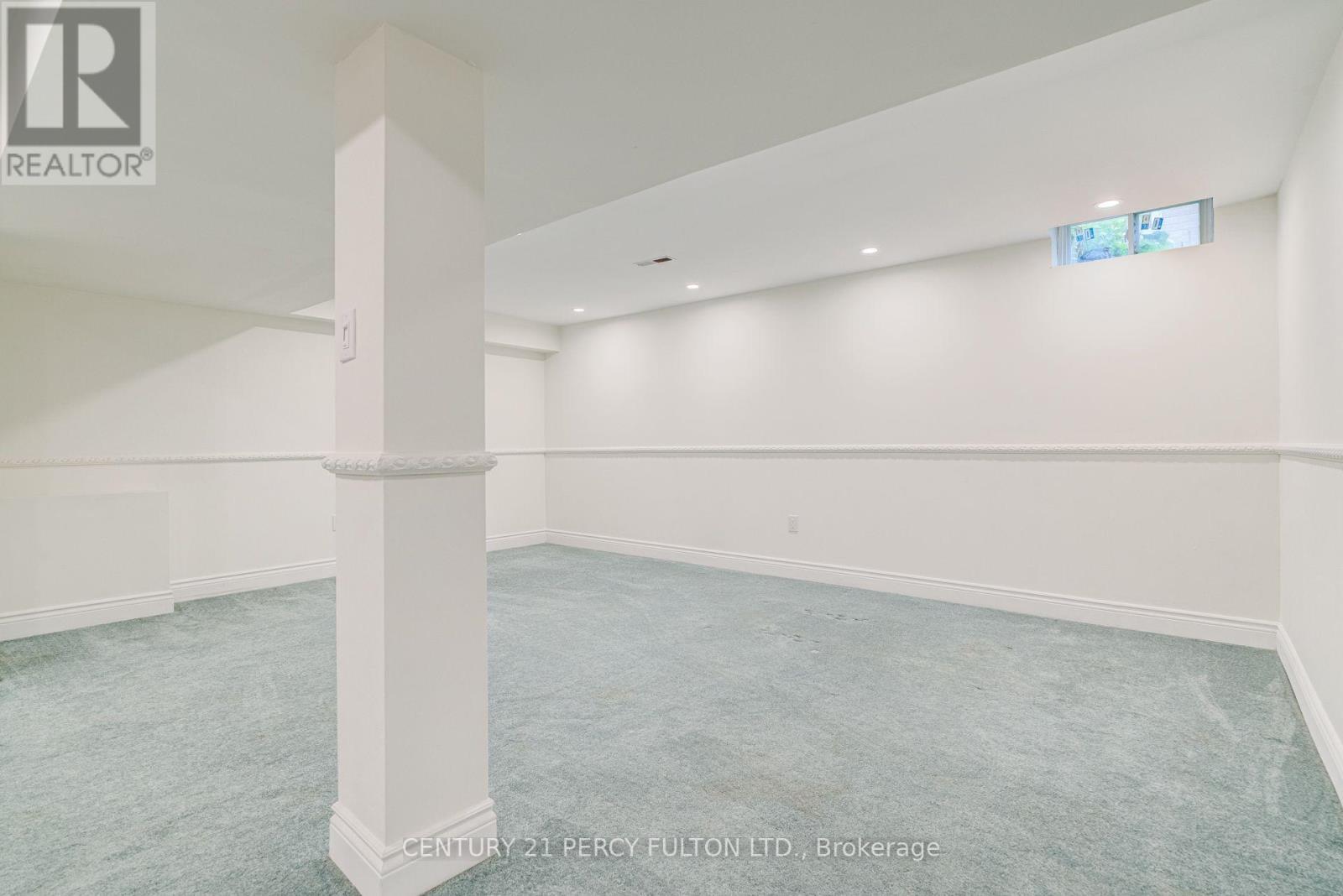 27 DAGWELL CRESCENT - 37