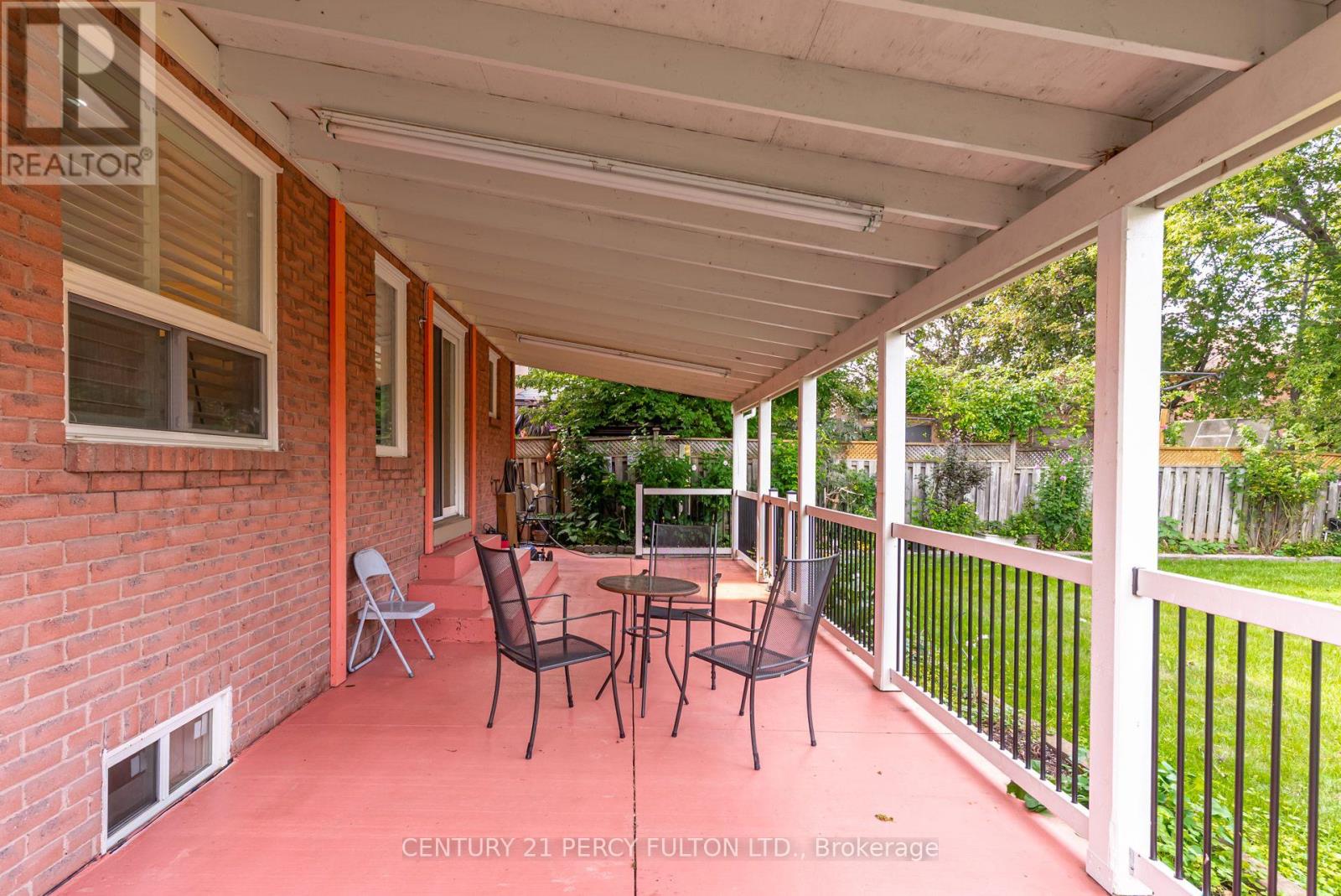 27 DAGWELL CRESCENT - 42