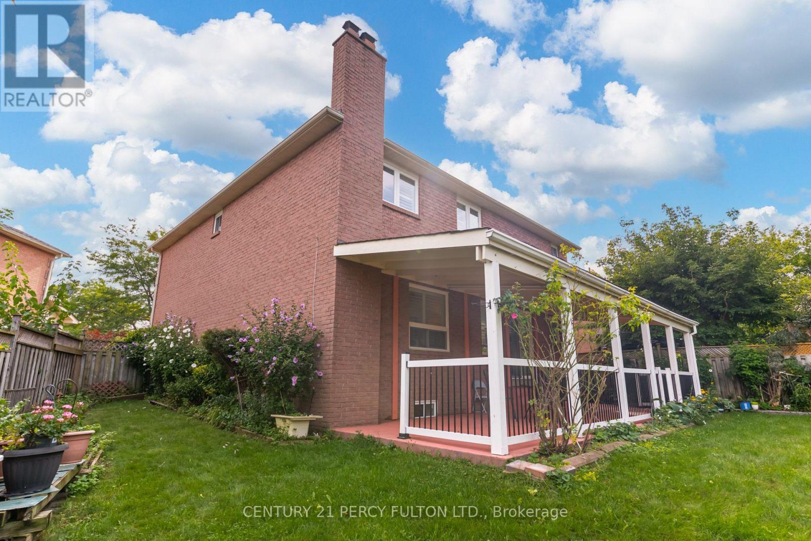 27 DAGWELL CRESCENT - 44