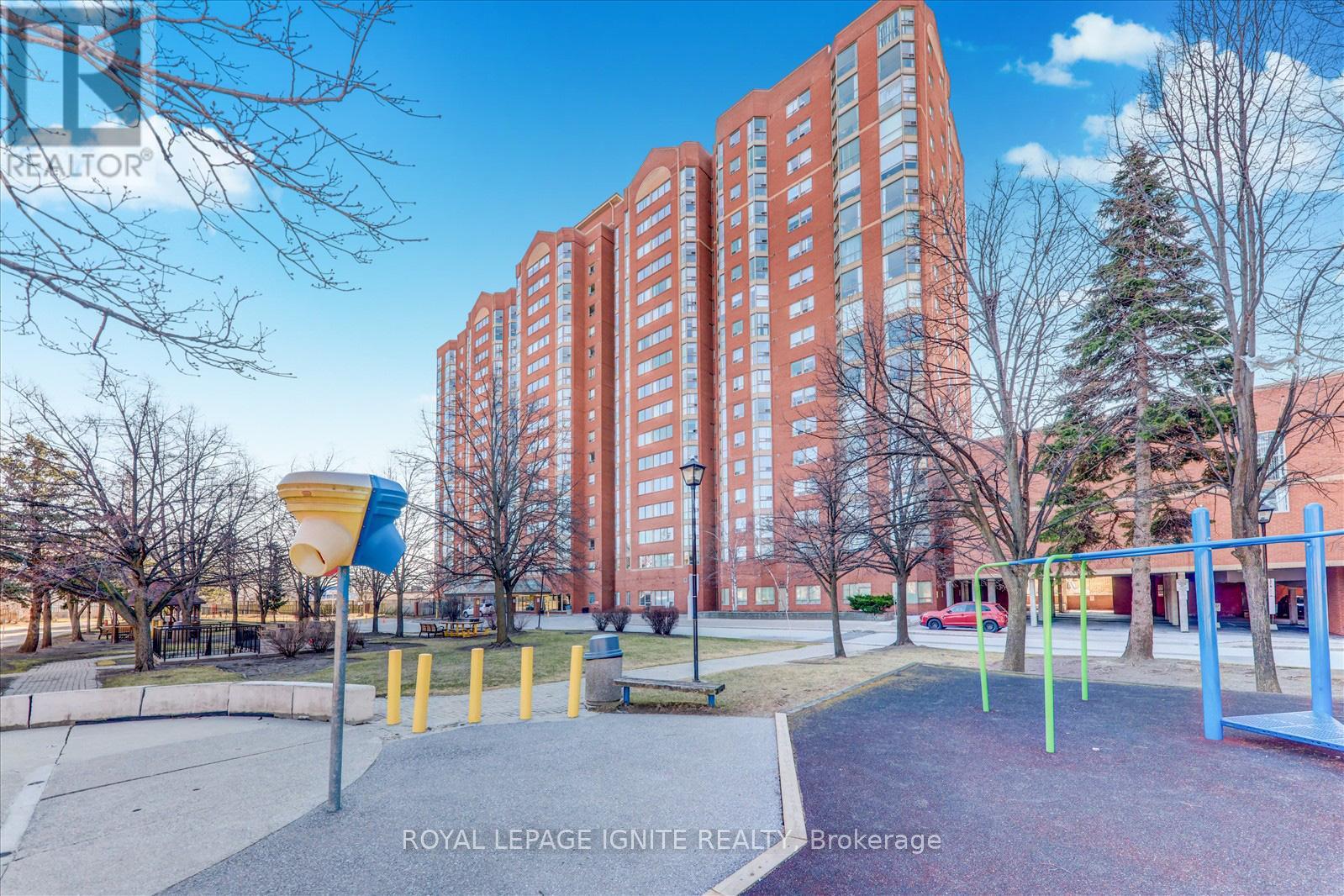 Photo of 2466 Eglinton Avenue