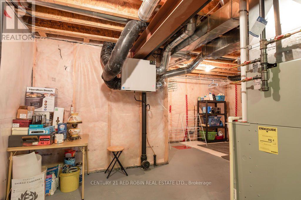 468 MACDONALD STREET - 34