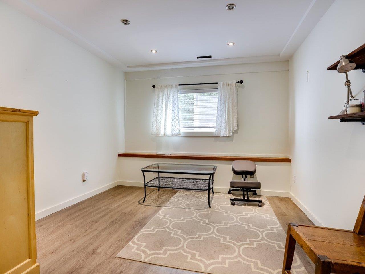 15866 NORTH BLUFF ROAD, White Rock