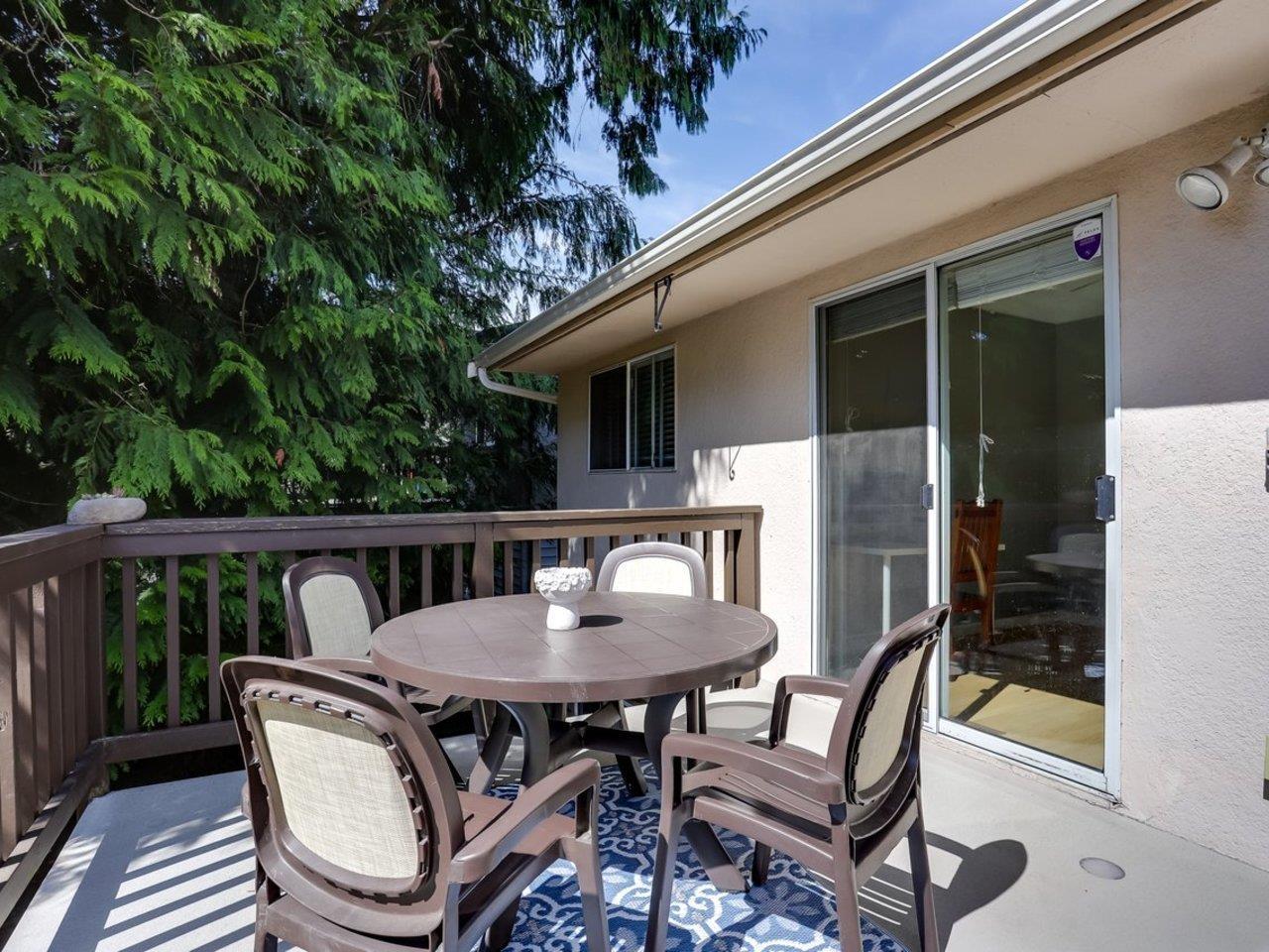 15866 NORTH BLUFF ROAD, White Rock