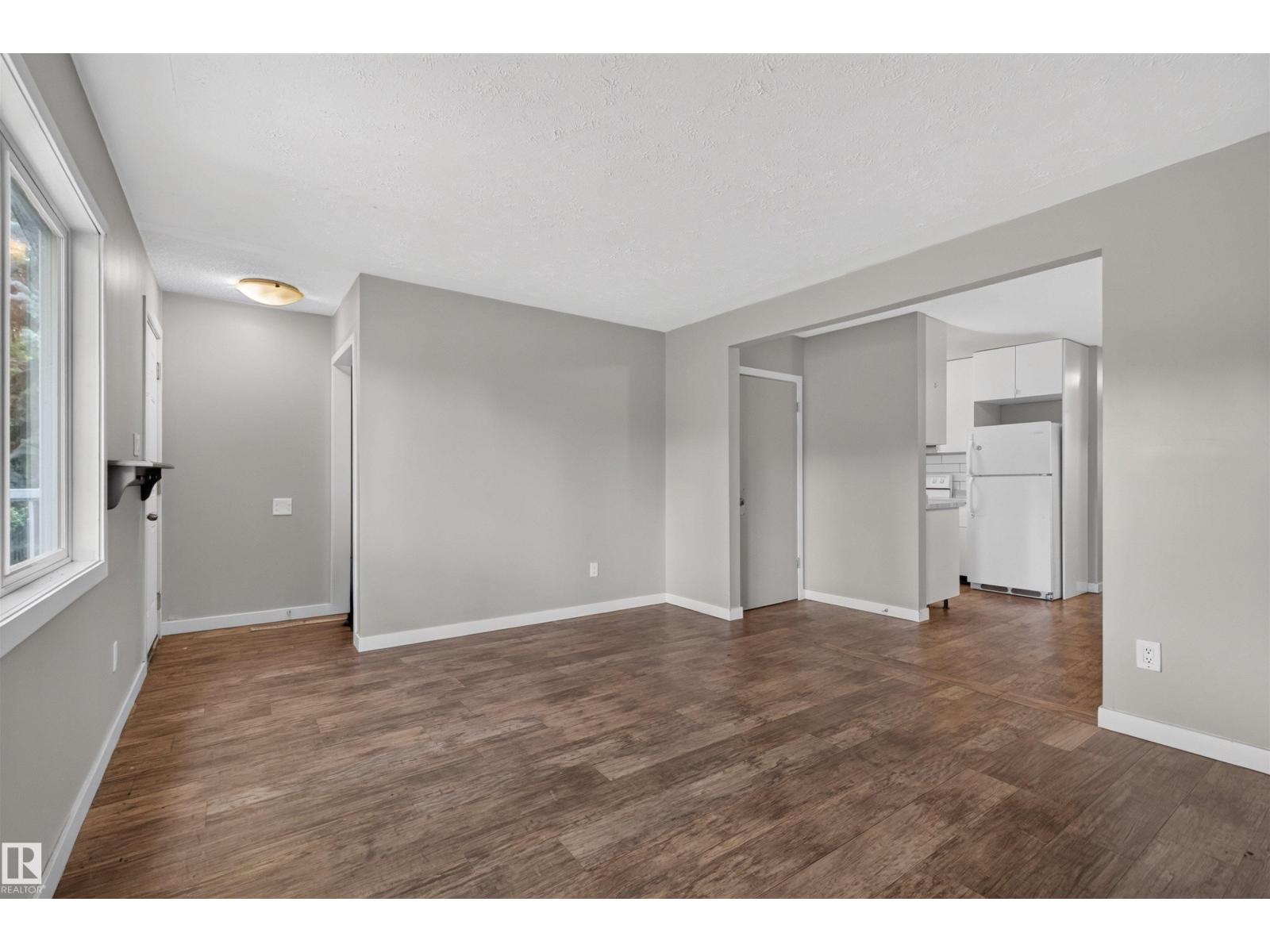 11819-21 40 ST NW - Image 4
