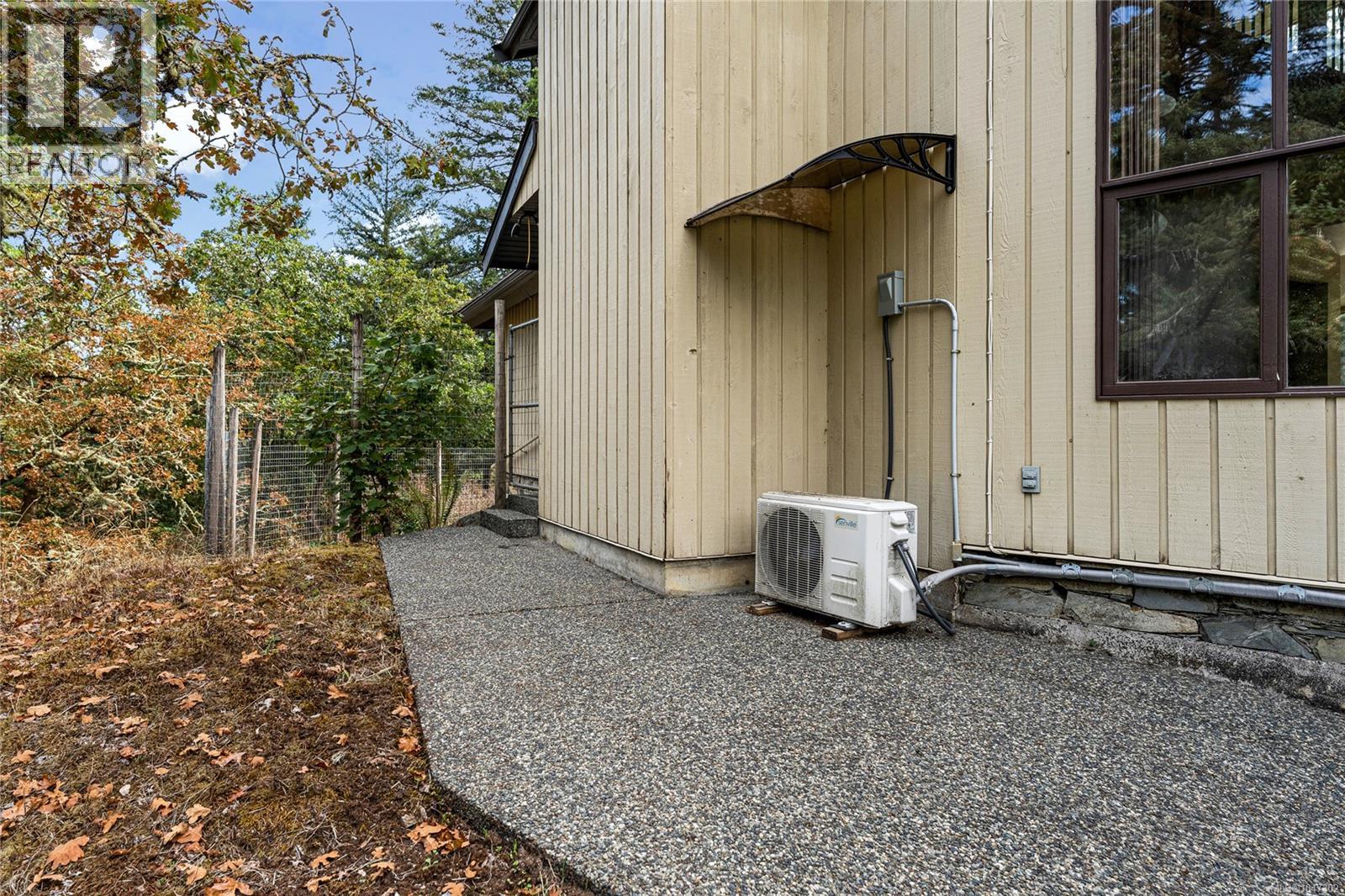  6101 Castlerock Road, Saanich