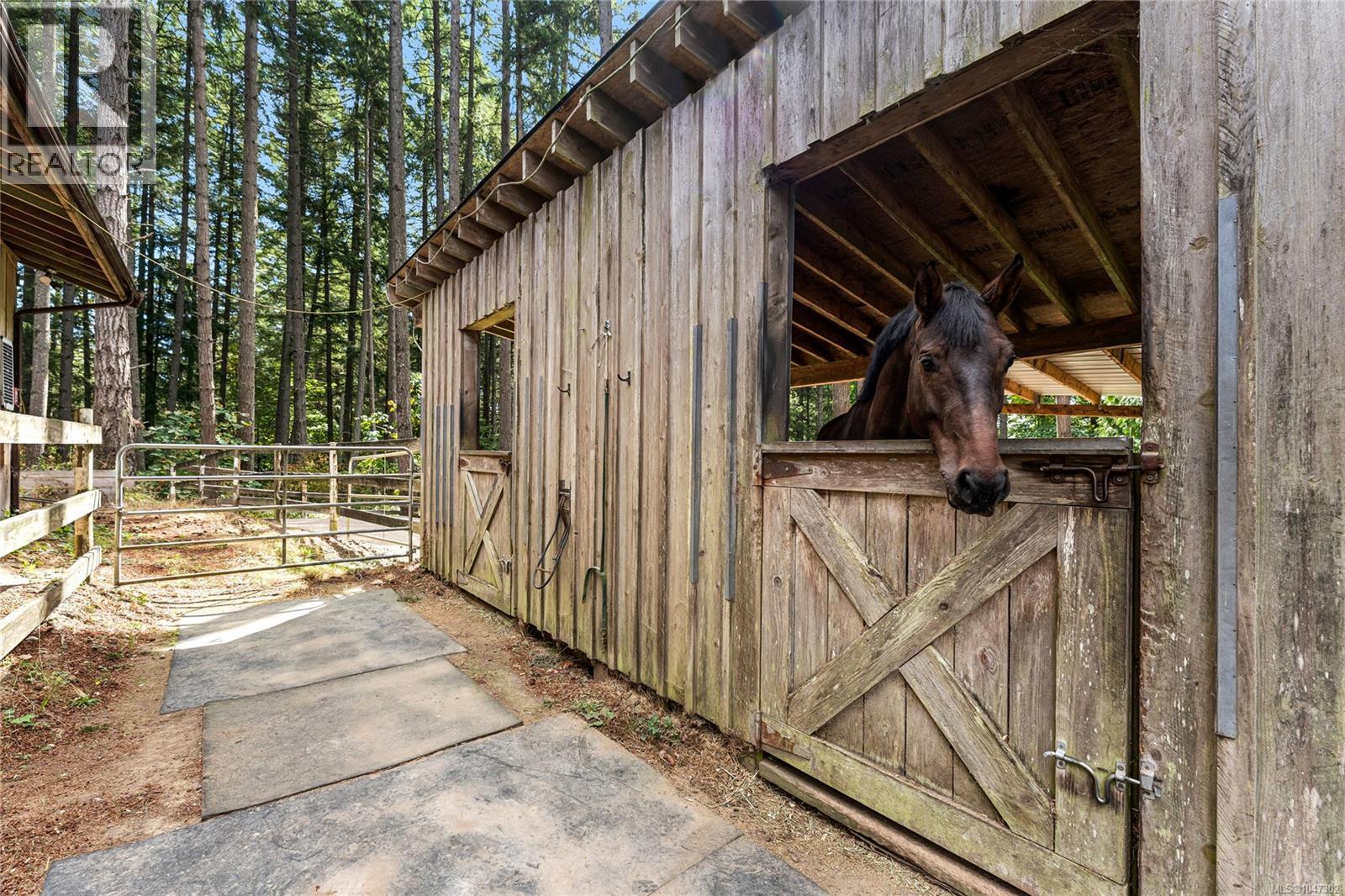  6101 Castlerock Road, Saanich